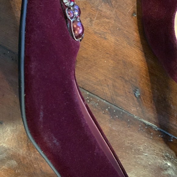 Isaac Mizrahi Live! Embellished Block Heel Pumps‎ in Wine Size 9.5M - Picture 9 of 9